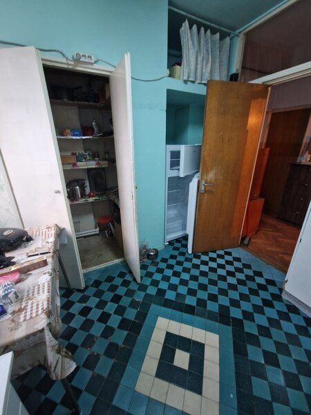 Piata Romana, Povernei, stradal,